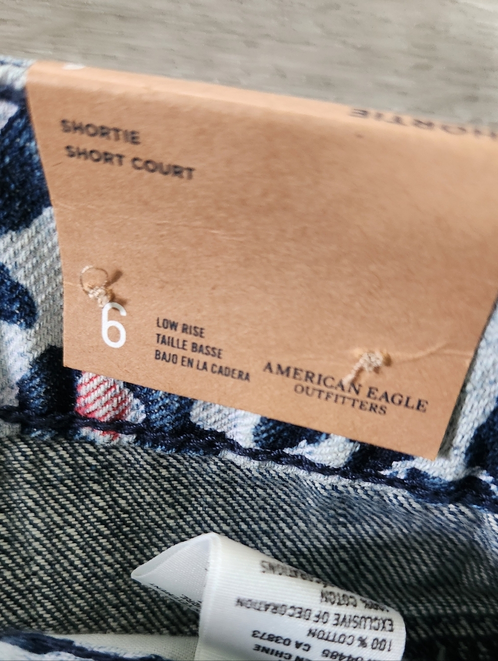 American Eagle Shortie  distressed Denim Blue Cheetah Womens 6 NWT Low Rise - Picture 5 of 10